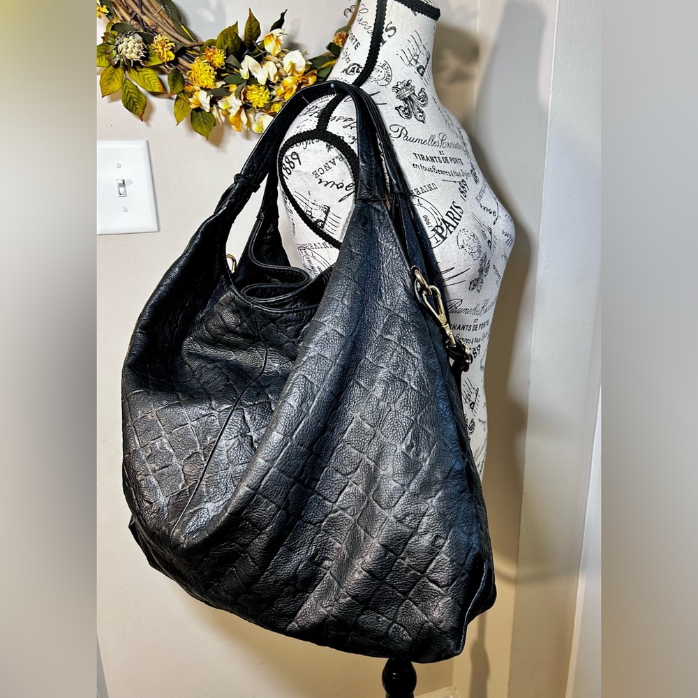 LAURA DI MAGGIO Embossed Leather Oversized Unstructured Hobo/Satchel - Picture 2 of 15